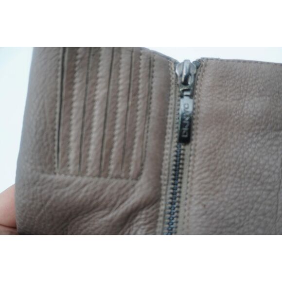 DKNYC Sydney Taupe Light Gray Leather Knee-High High Heeled Boot Size 8.5 - Picture 10 of 13